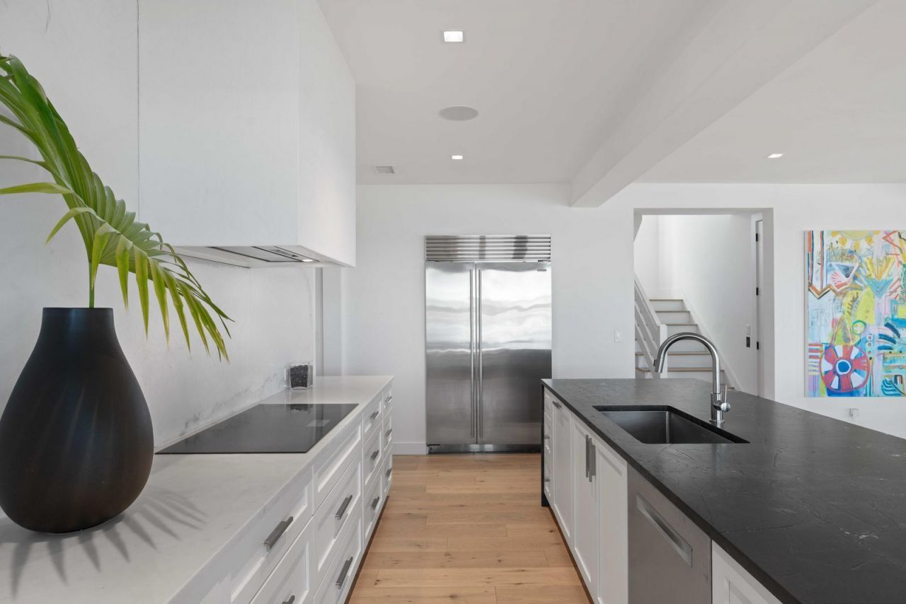 1001 Palm Boulevard Photo 11