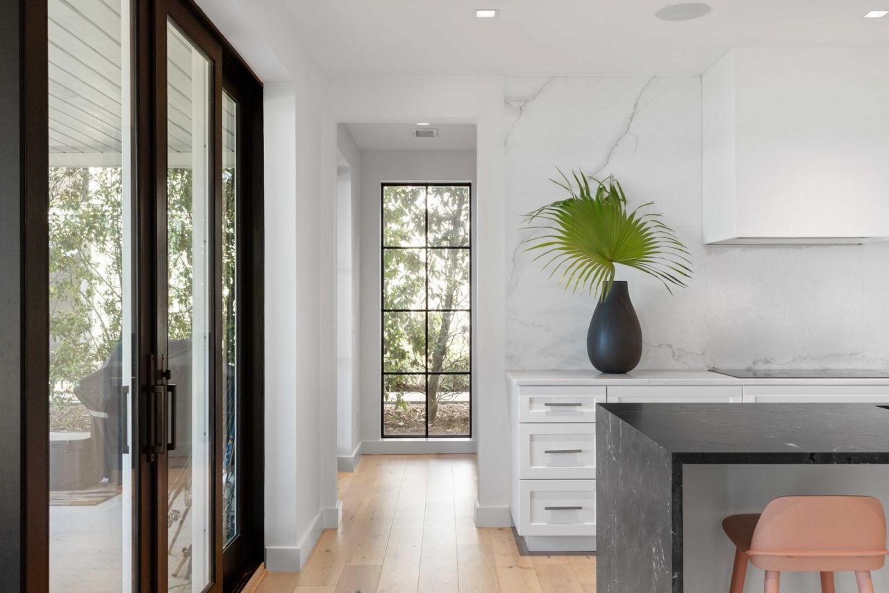 1001 Palm Boulevard Photo 13