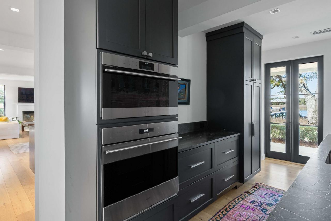 1001 Palm Boulevard Photo 16