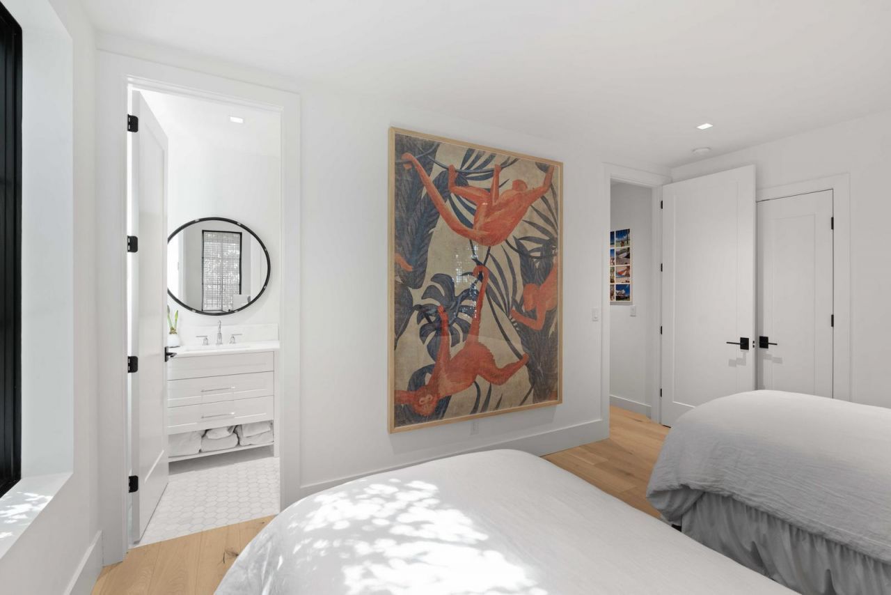 1001 Palm Boulevard Photo 22