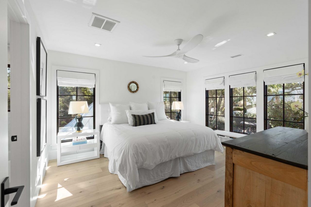 1001 Palm Boulevard Photo 32