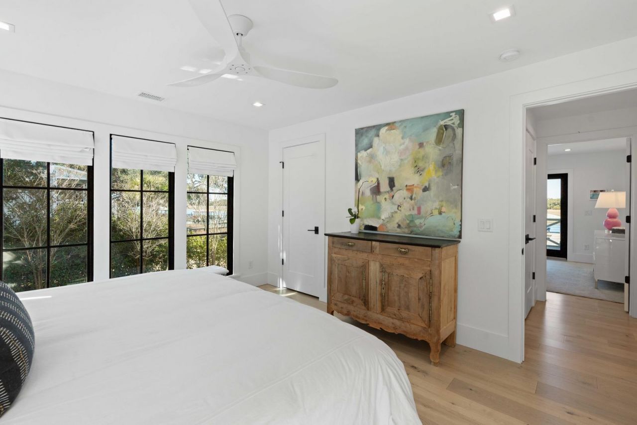 1001 Palm Boulevard Photo 38