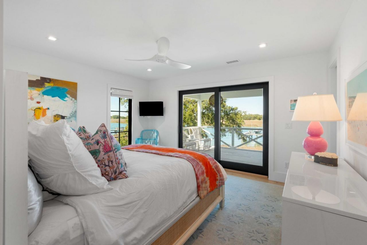 1001 Palm Boulevard Photo 40