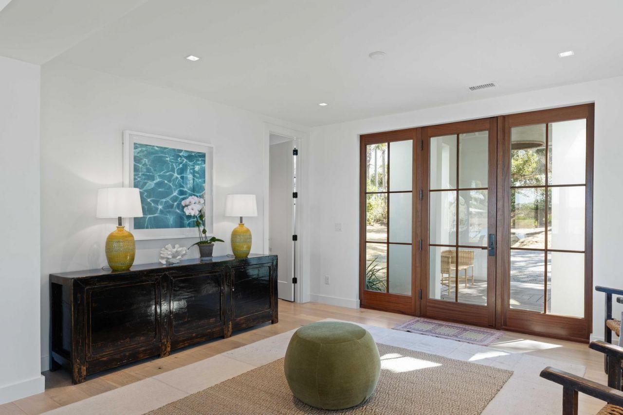 1001 Palm Boulevard Photo 6