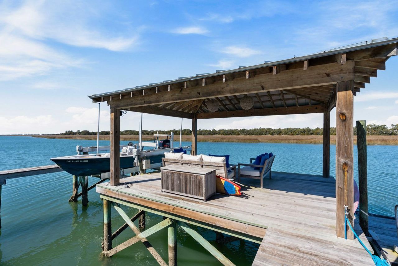 1001 Palm Boulevard Photo 70