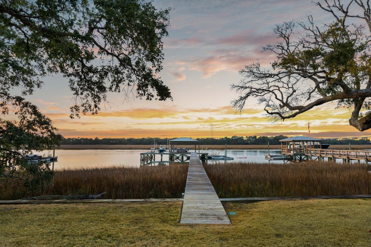 1001 Palm Boulevard Photo 95