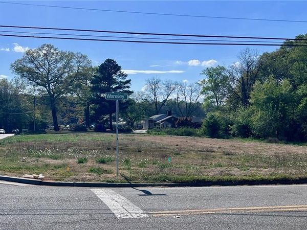 31 Center Road , Cartersville, GA 30121