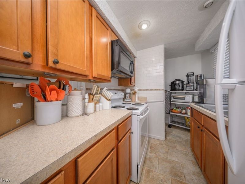 270 E Cassell Avenue, Barberton, OH 44203 Photo 10