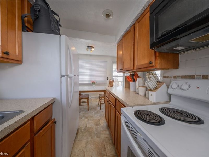 270 E Cassell Avenue, Barberton, OH 44203 Photo 11