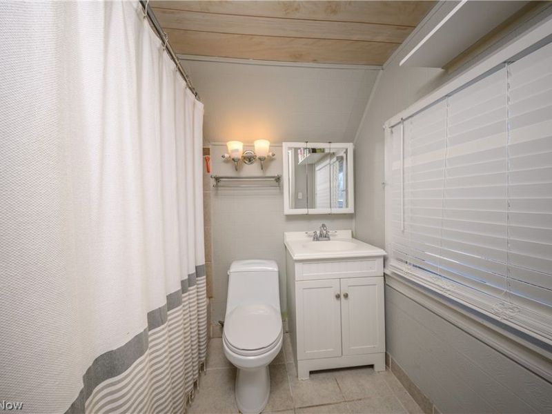 270 E Cassell Avenue, Barberton, OH 44203 Photo 17