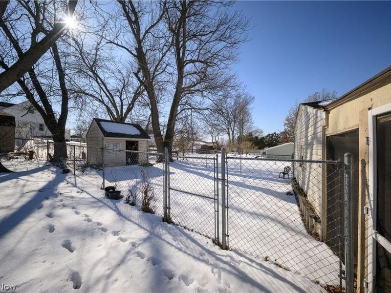 270 E Cassell Avenue, Barberton, OH 44203 Photo 18