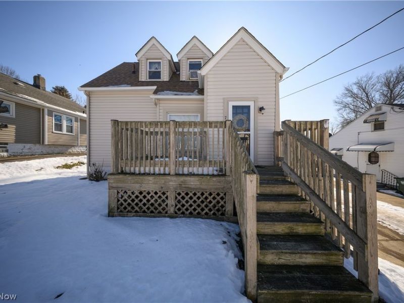 270 E Cassell Avenue, Barberton, OH 44203 Photo 2