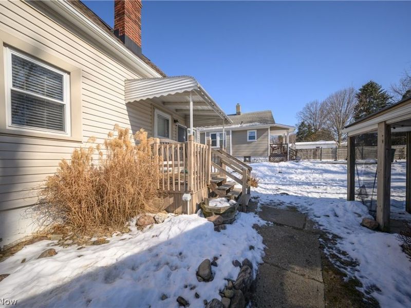 270 E Cassell Avenue, Barberton, OH 44203 Photo 4