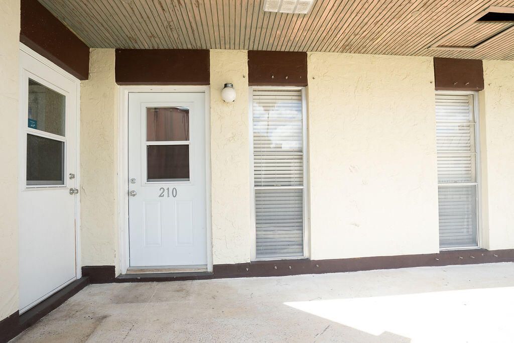 2 Greenway Village N, Unit 210, Royal Palm Beach, FL 33411 Photo