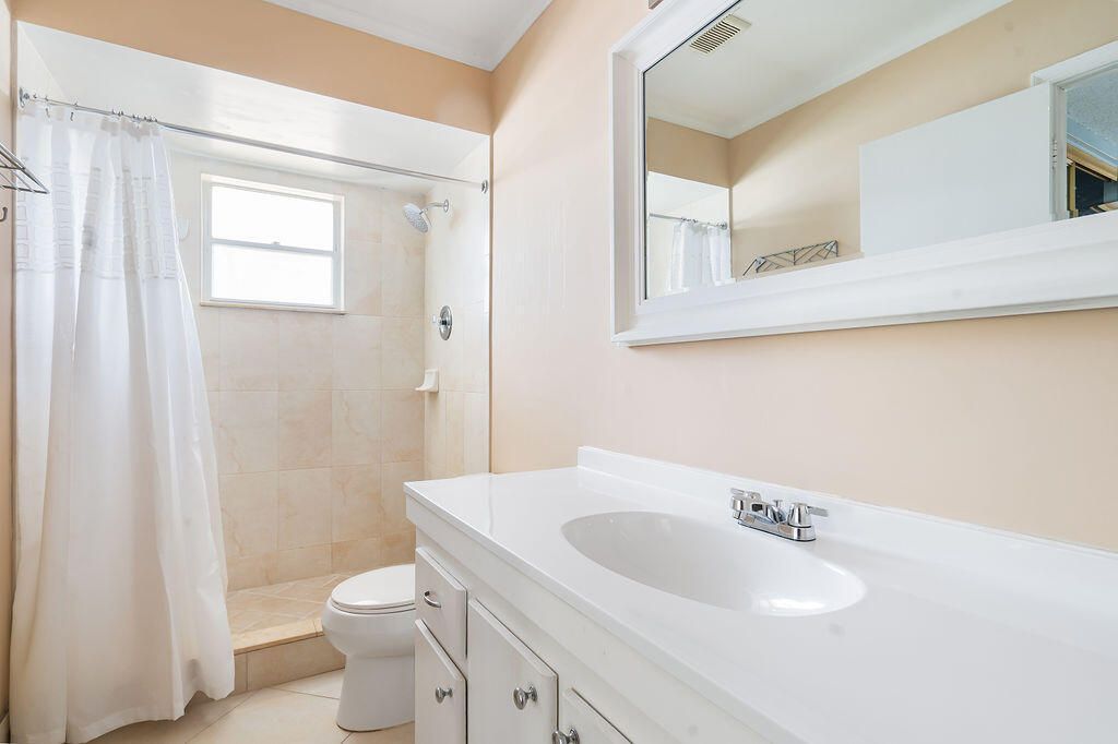 2 Greenway Village N, Unit 210, Royal Palm Beach, FL 33411 Photo