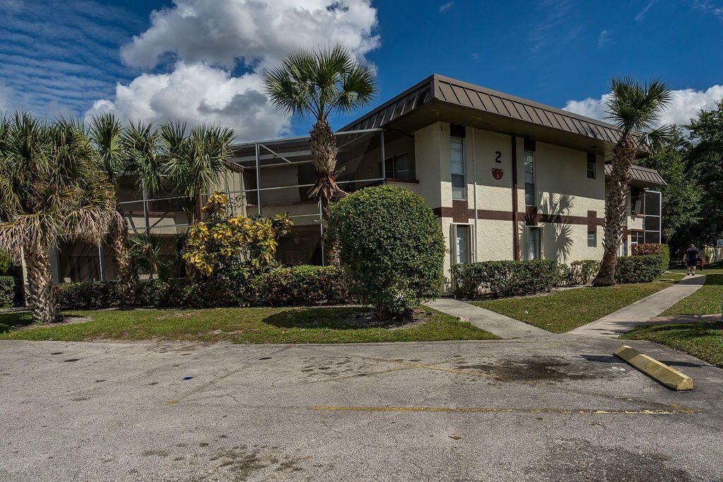 2 Greenway Village N, Unit 210, Royal Palm Beach, FL 33411 Photo