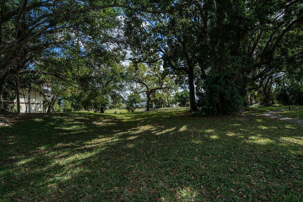 2 Greenway Village N, Unit 210, Royal Palm Beach, FL 33411 Photo