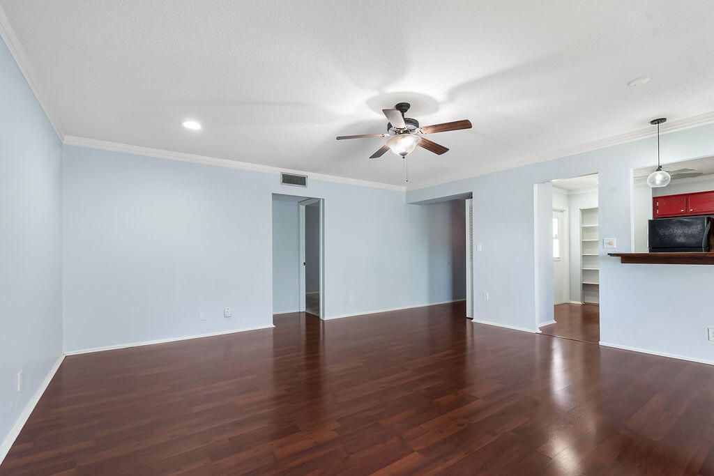 2 Greenway Village N, Unit 210, Royal Palm Beach, FL 33411 Photo