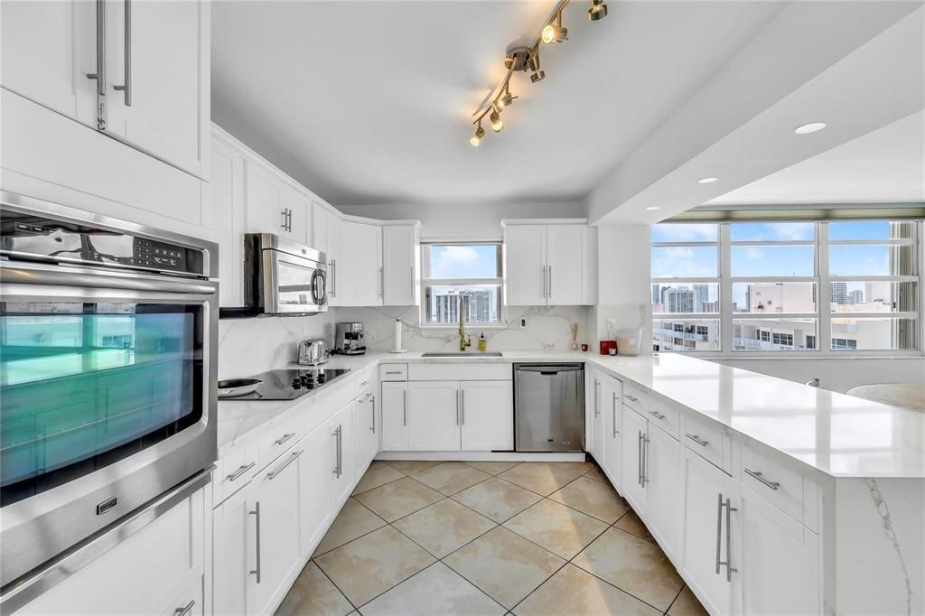 2750 NE 183rd Street, Unit 2202, Aventura, FL 33160 Photo