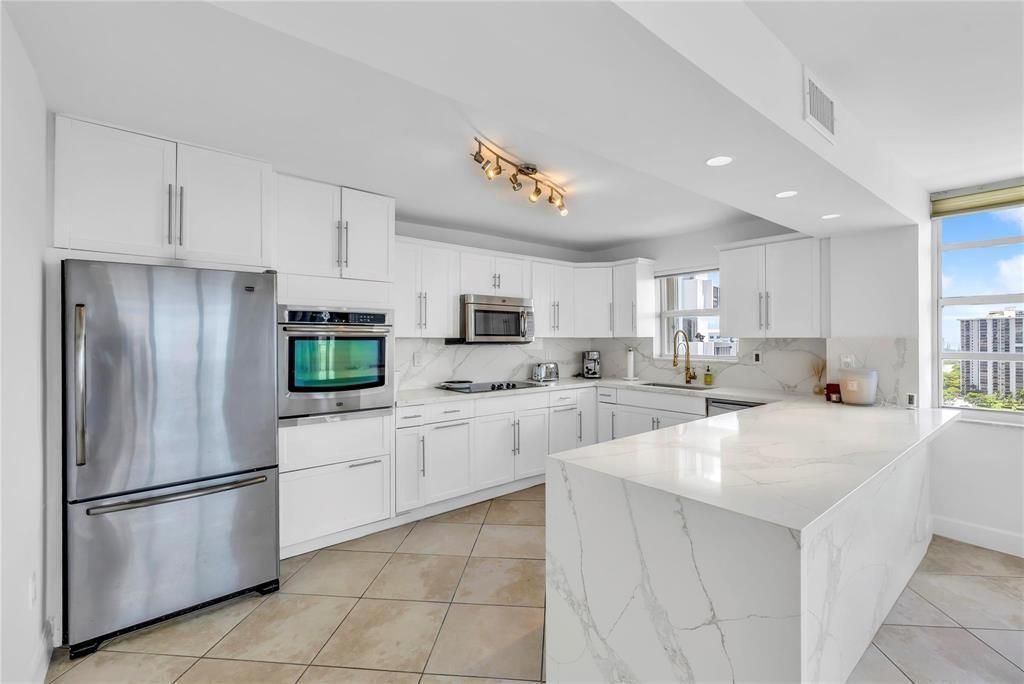 2750 NE 183rd Street, Unit 2202, Aventura, FL 33160 Photo