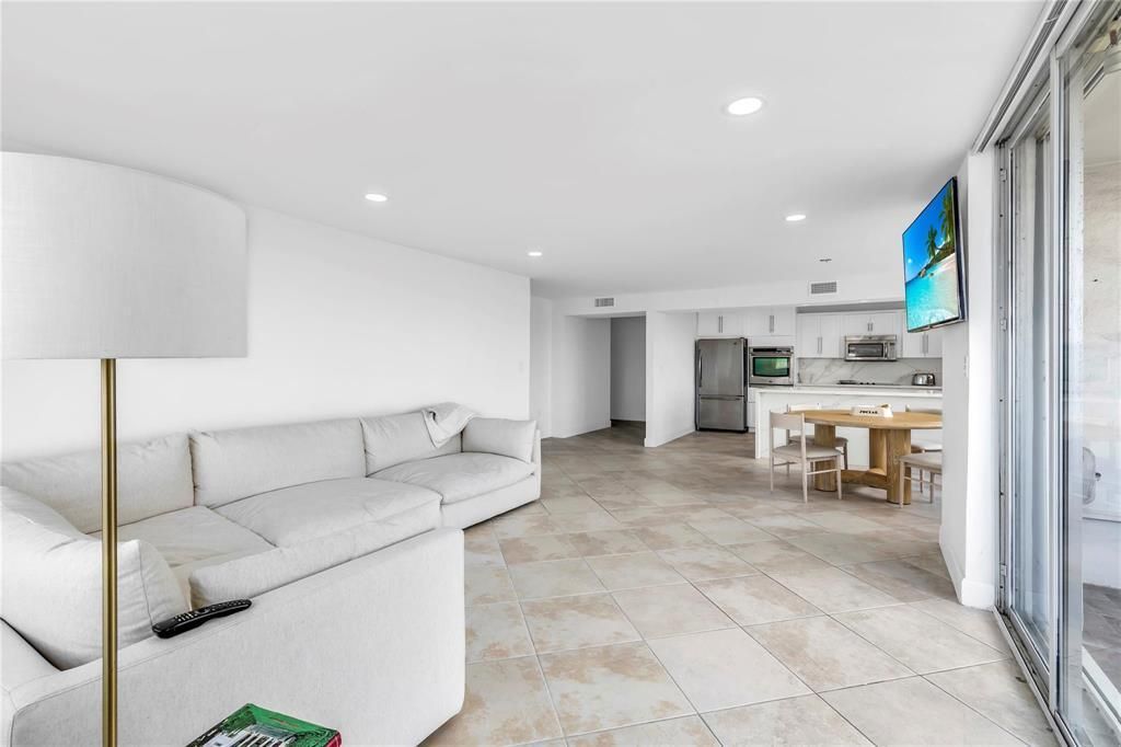 2750 NE 183rd Street, Unit 2202, Aventura, FL 33160 Photo