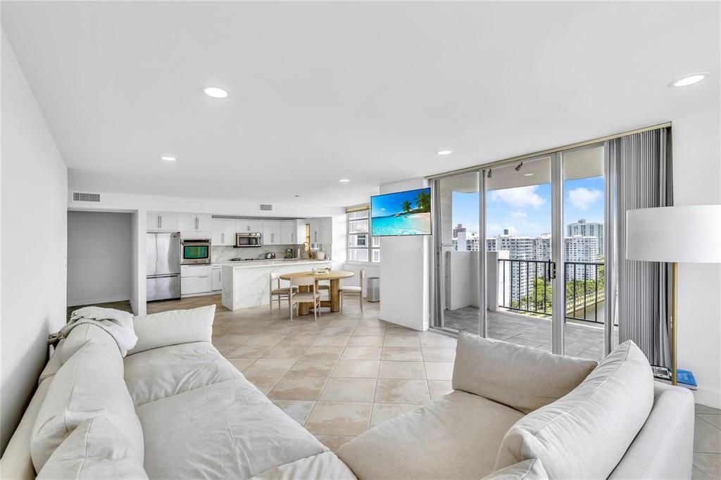 2750 NE 183rd Street, Unit 2202, Aventura, FL 33160 Photo
