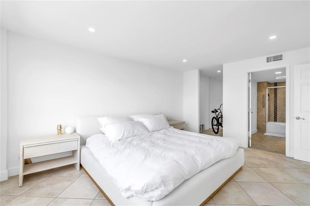 2750 NE 183rd Street, Unit 2202, Aventura, FL 33160 Photo