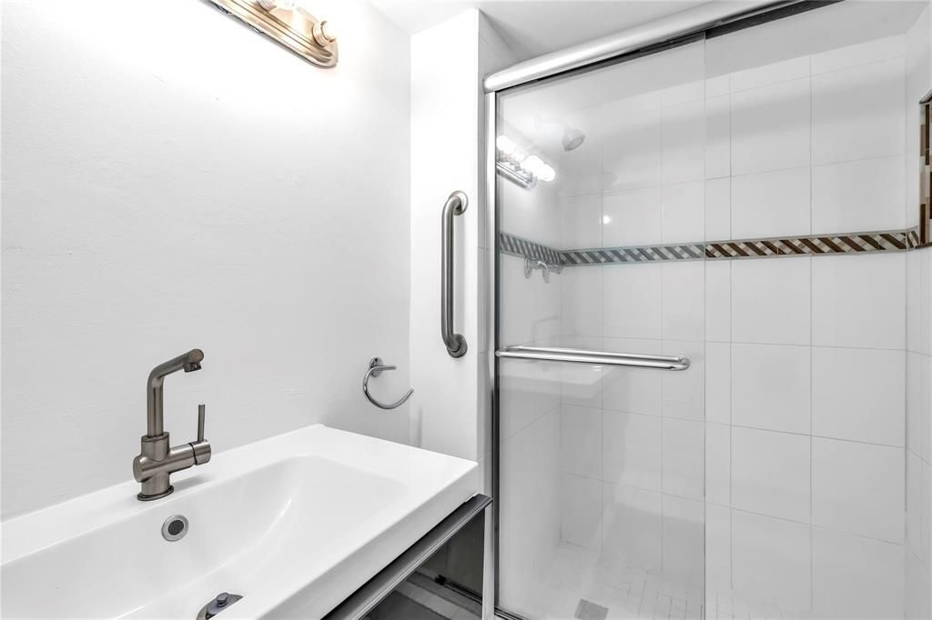 2750 NE 183rd Street, Unit 2202, Aventura, FL 33160 Photo