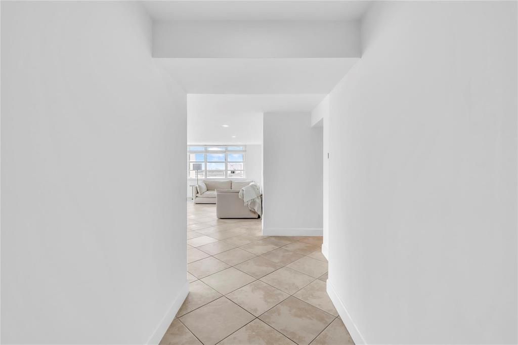 2750 NE 183rd Street, Unit 2202, Aventura, FL 33160 Photo