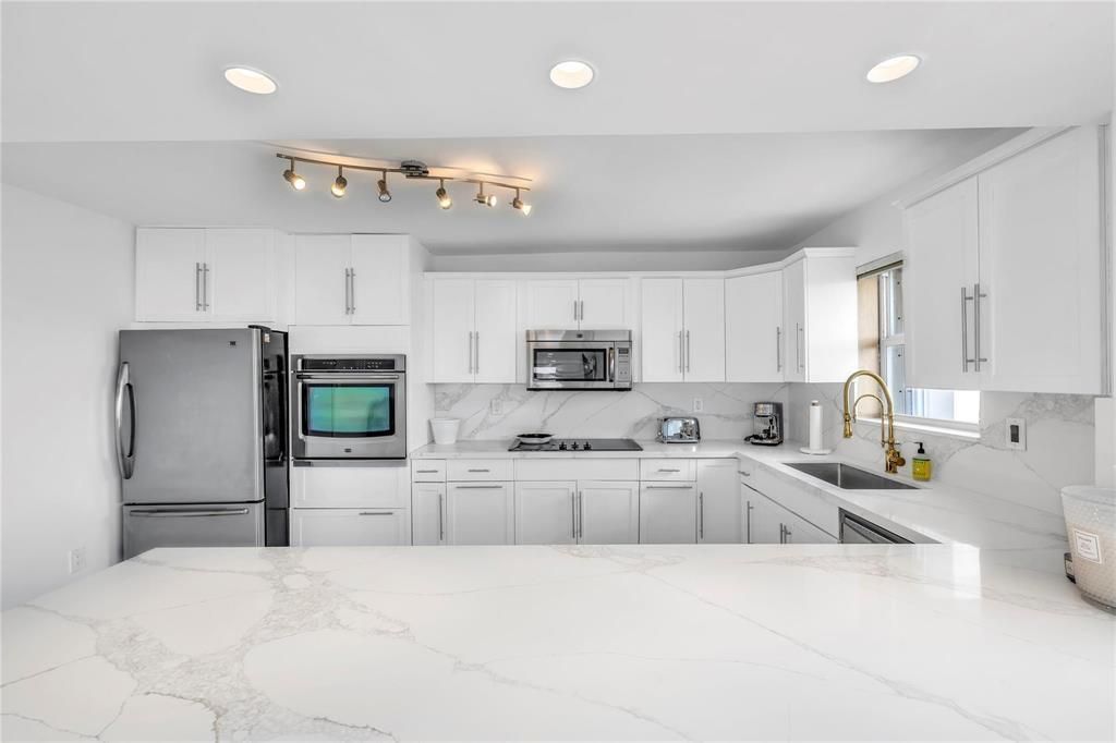 2750 NE 183rd Street, Unit 2202, Aventura, FL 33160 Photo