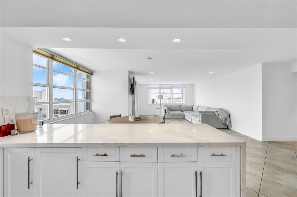 2750 NE 183rd Street, Unit 2202, Aventura, FL 33160 Photo