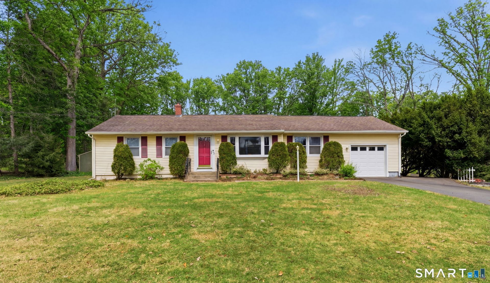 8 Gem, Ellington, CT 06029 Main Photo