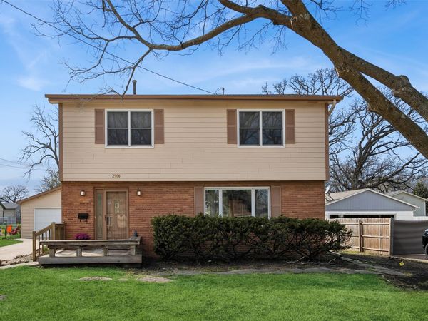 2906 39th Street , Des Moines, IA 50310