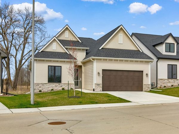 2646 SE Steele Drive , Waukee, IA 50263