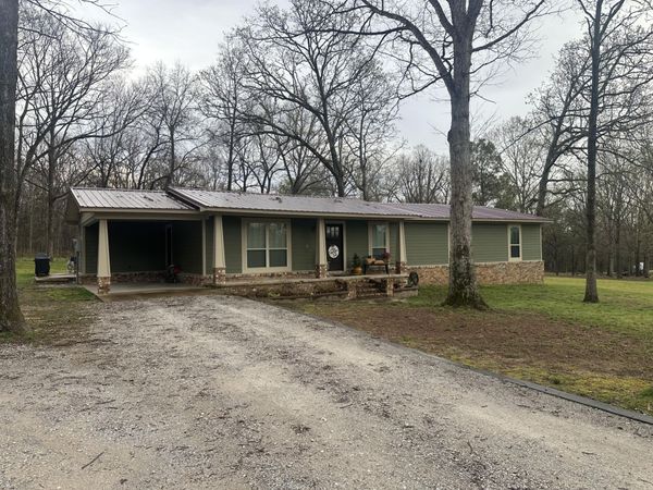 17 Indian Springs Road, Batesville, AR 72501