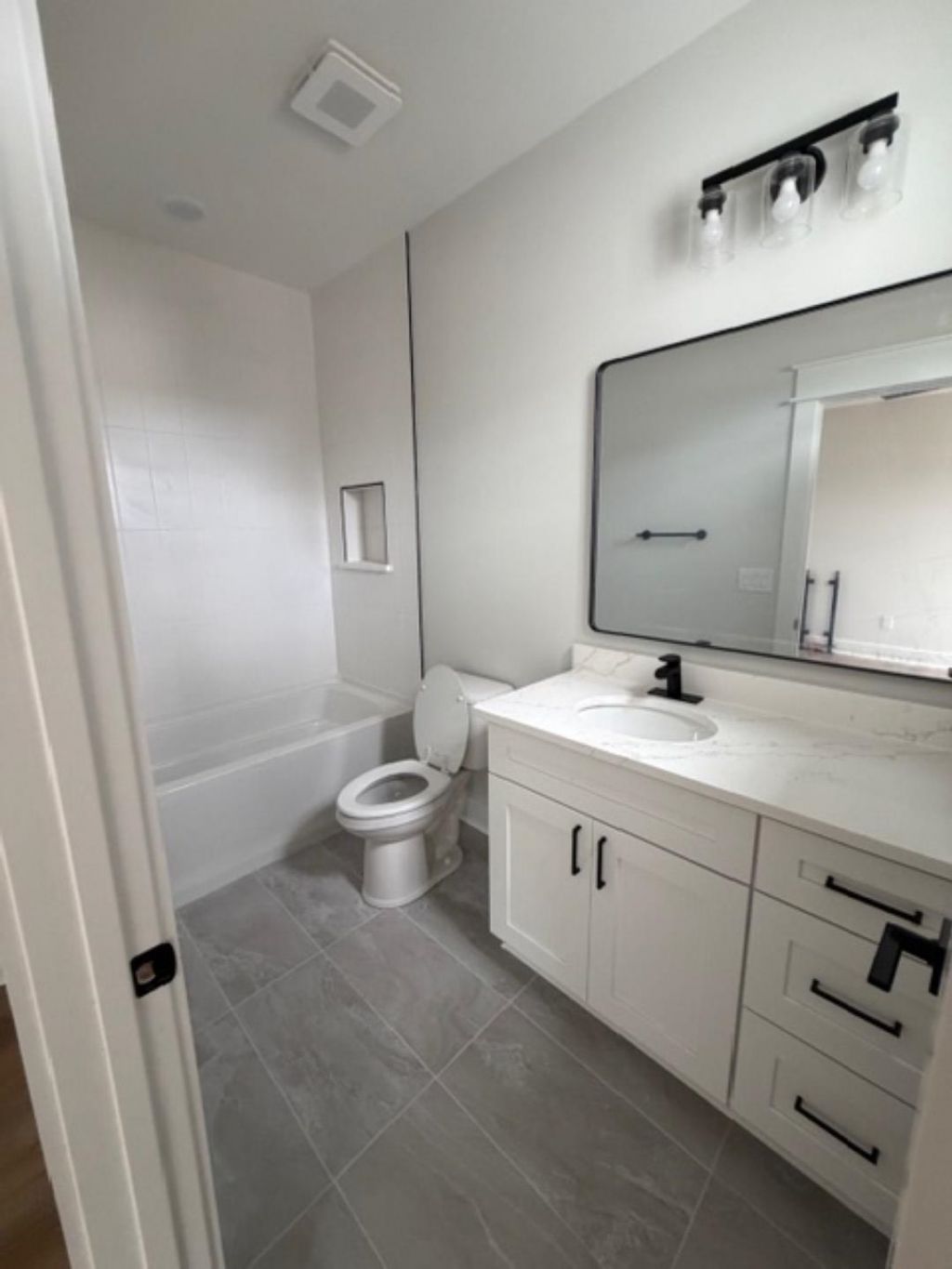 409 Seabury Ln. Photo 31