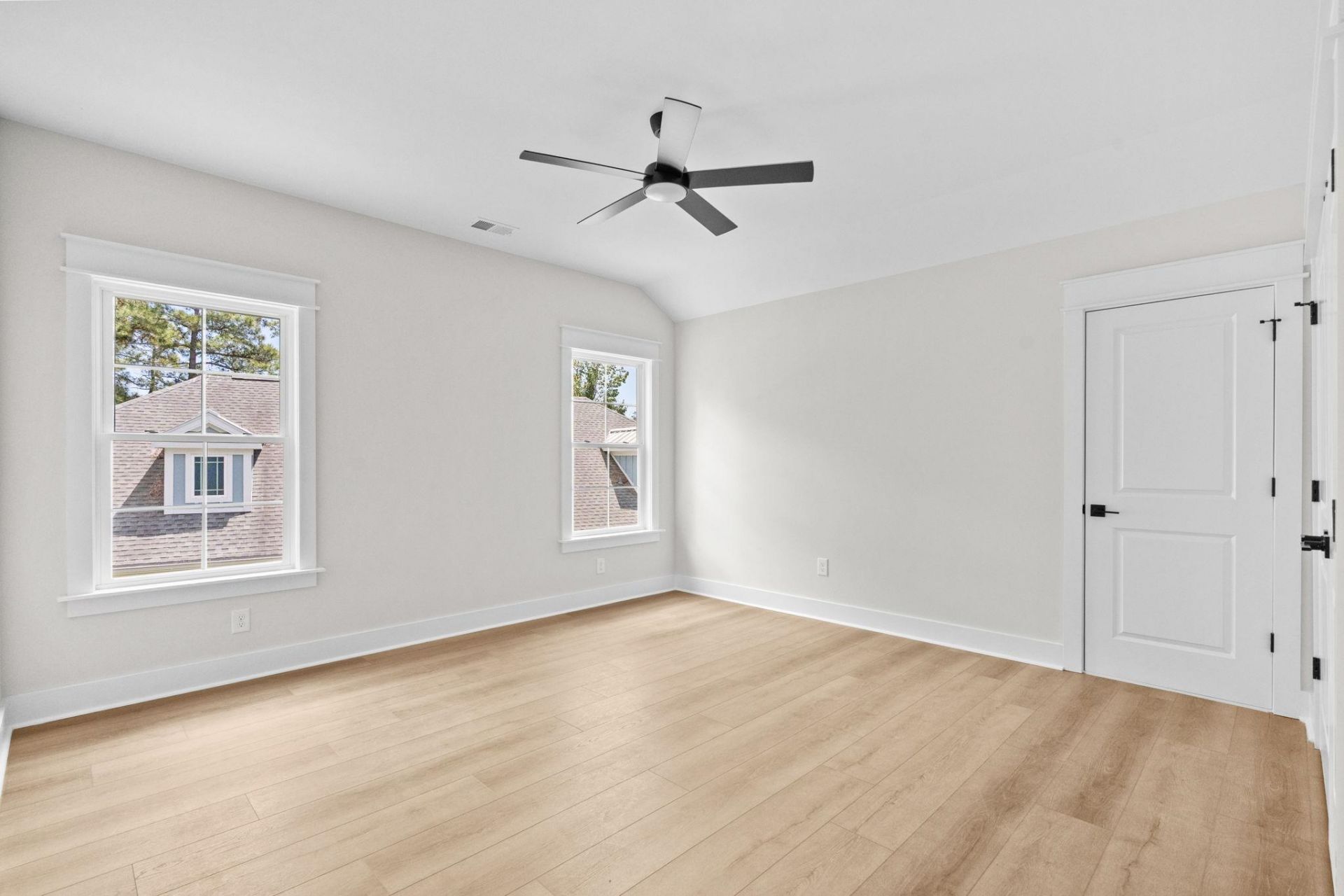 409 Seabury Ln. Photo 49