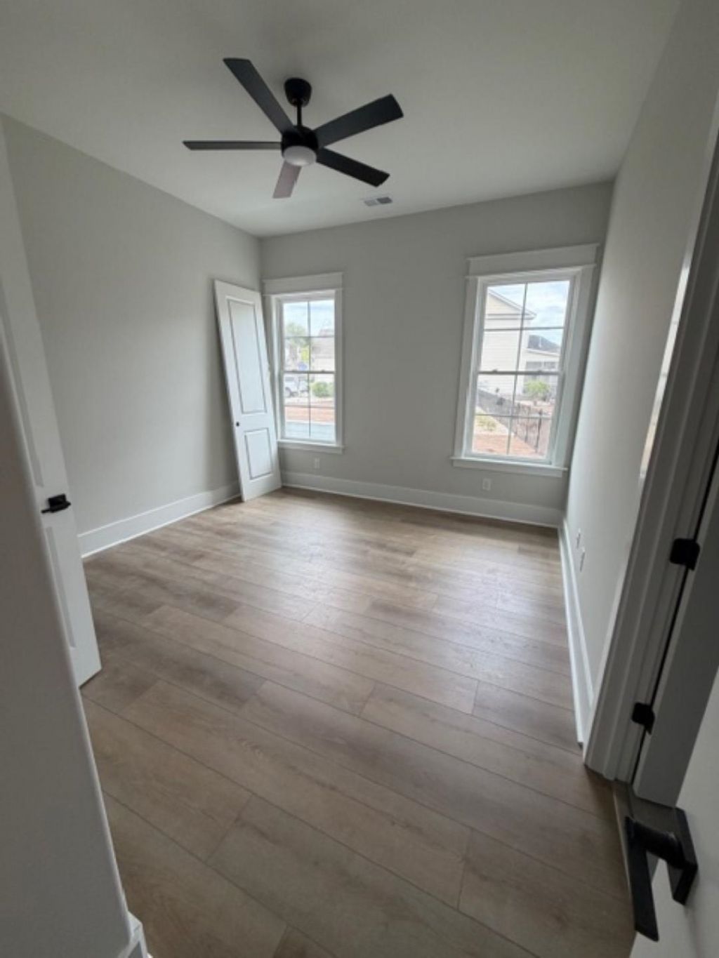 409 Seabury Ln. Photo 5