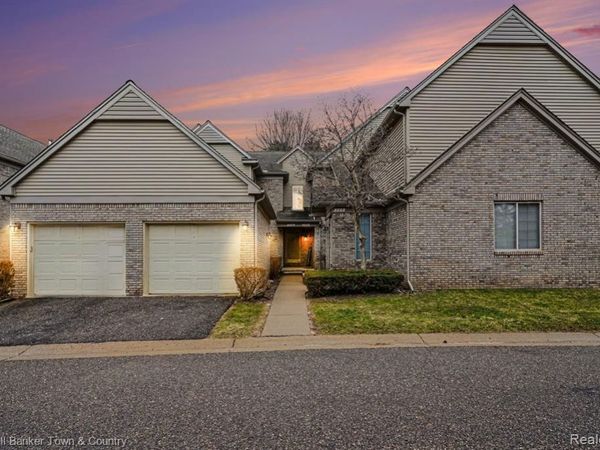 716 S Milford Road, Milford Vlg, MI 48381