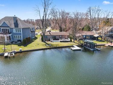 11591 PLEASANT VIEW Drive, Hamburg Twp, MI 48169