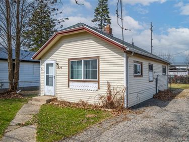1377 Allen Street, Burton, MI 48529