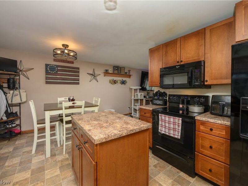 10770 Dot Avenue NE, Alliance, OH 44601 Photo 10