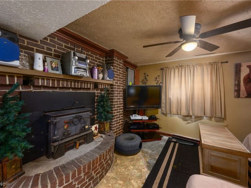 10770 Dot Avenue NE, Alliance, OH 44601 Photo 20