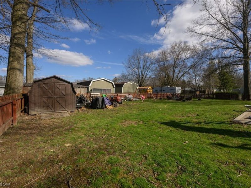 10770 Dot Avenue NE, Alliance, OH 44601 Photo 36