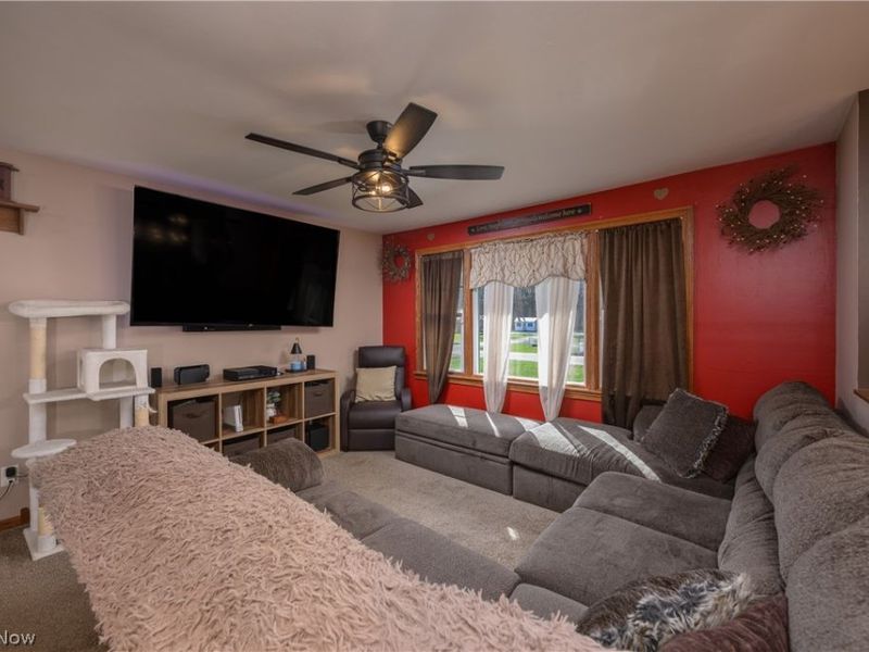 10770 Dot Avenue NE, Alliance, OH 44601 Photo 5