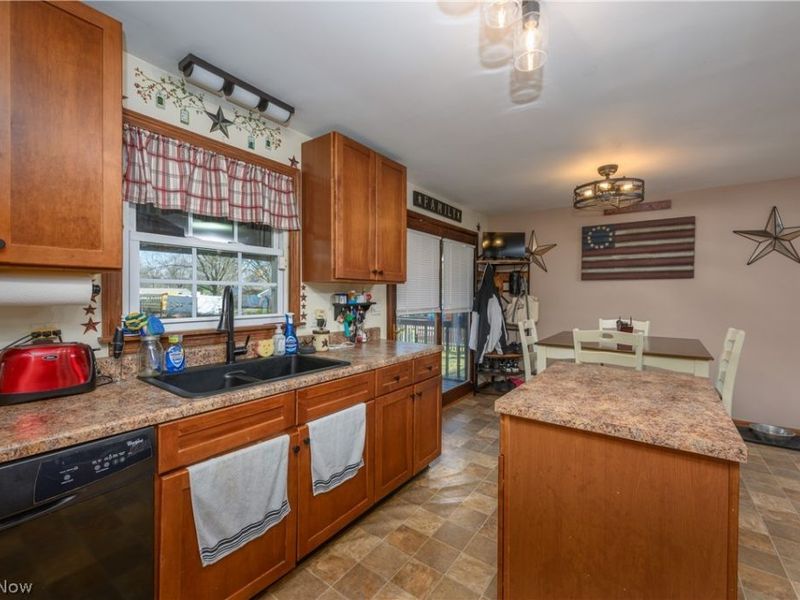 10770 Dot Avenue NE, Alliance, OH 44601 Photo 9