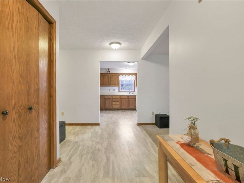 61266 Kent Lane, Cambridge, OH 43725 Photo 5