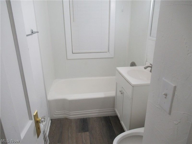 1616 Douglas Road, Wickliffe, OH 44092 Photo 5