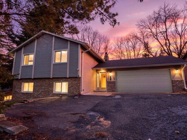 650 Gramsie Road, Shoreview, MN 55126