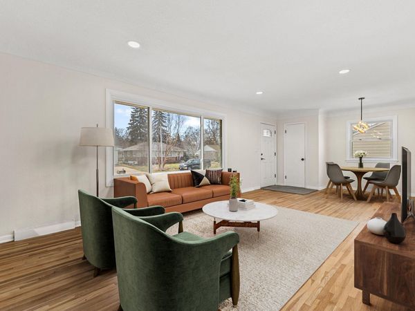 1895 Shryer Avenue W, Roseville, MN 55113